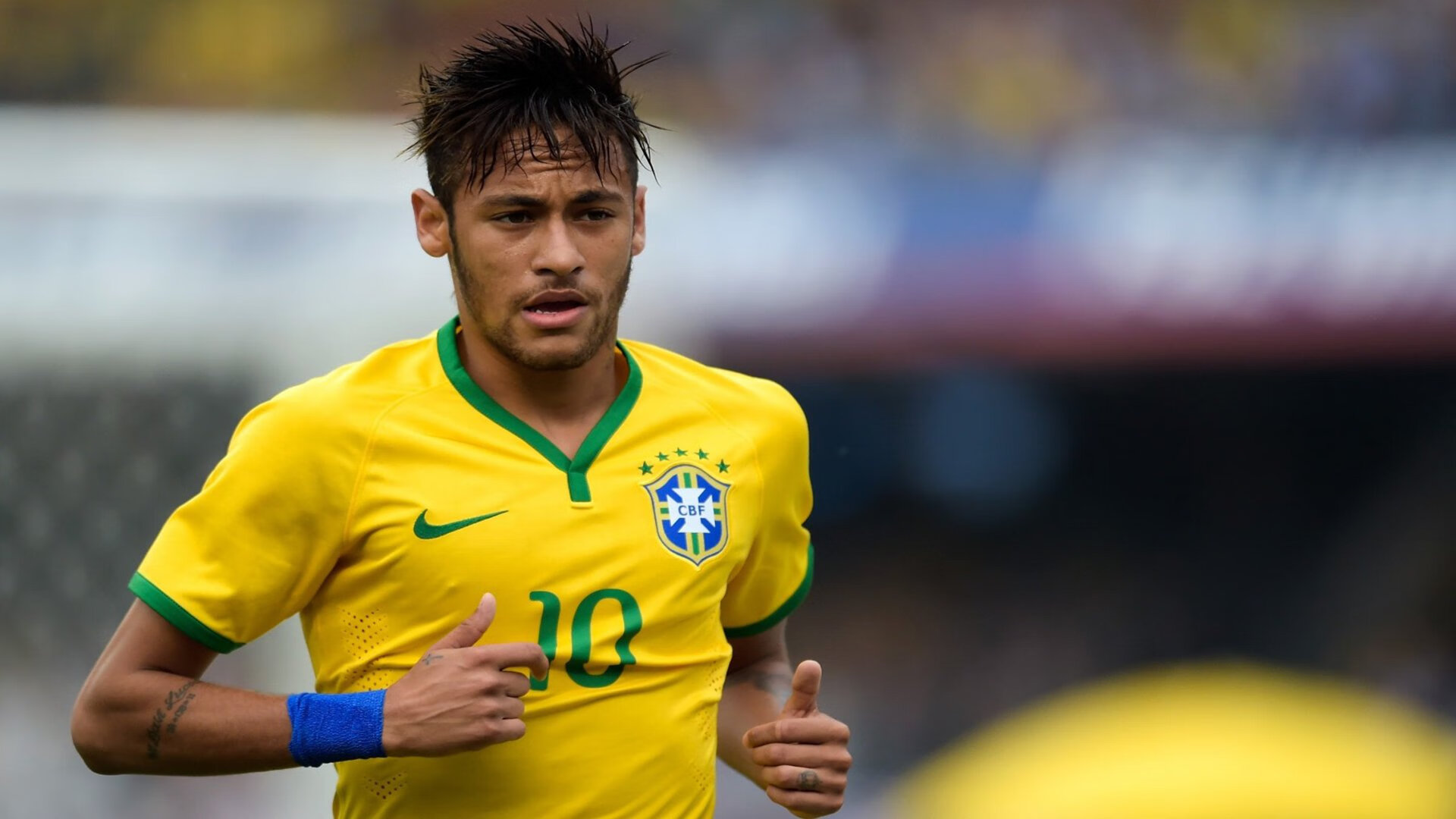 城市无人机俯拍“集体开合跳” 创造巨幅动态图案