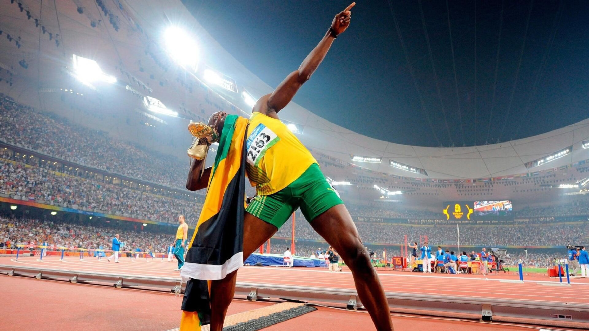 站立式综合格斗轻接触赛 保护性规则下仍拳脚生风